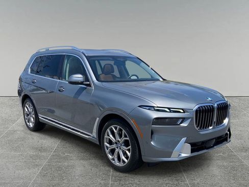 Used 2024 BMW X7 xDrive40i AWD/4WD image 8