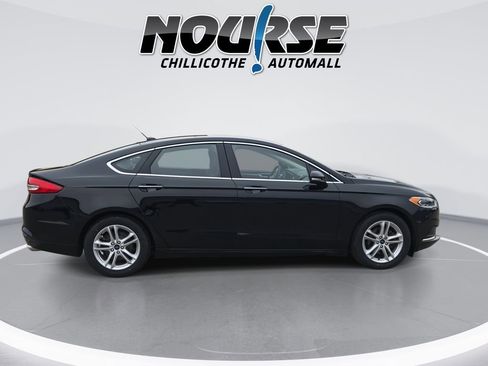 Used 2018 Ford Fusion SE w/ Fusion SE Technology Package FWD image 9