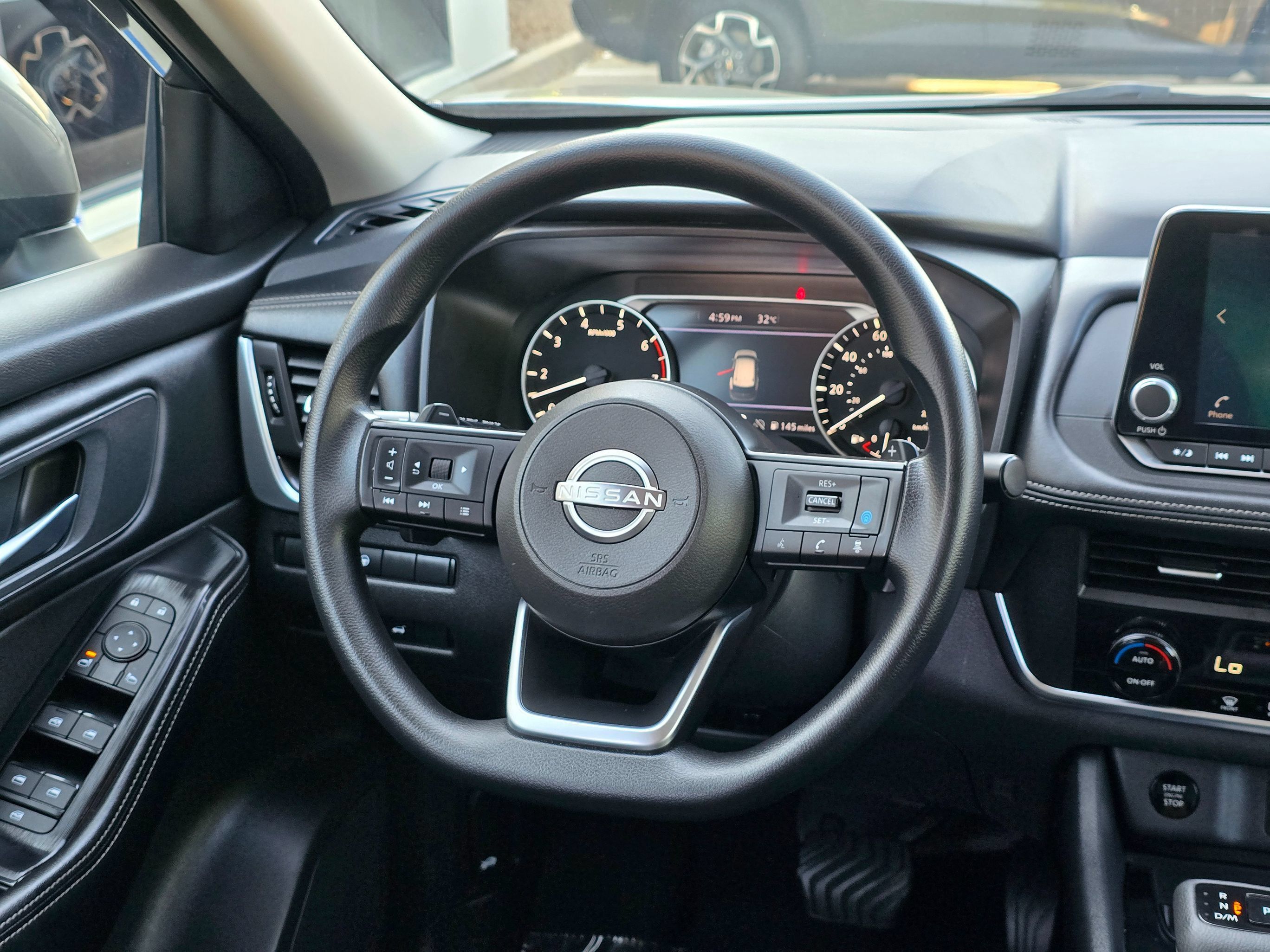 Used 2024 Nissan Rogue SV FWD image 27
