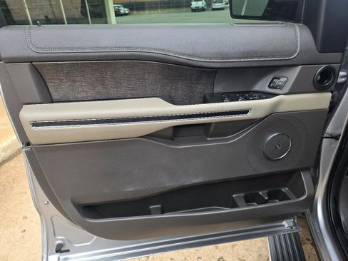 Used 2021 Ford Expedition Limited RWD image 11