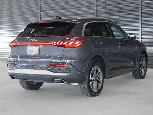 Certified 2025 Audi Q5 Premium w/ Convenience Package AWD/4WD image 17