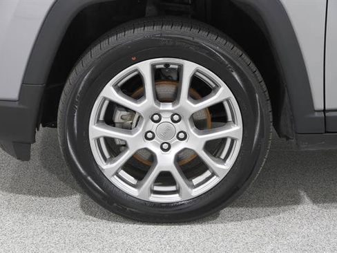 Used 2022 Jeep Compass Latitude AWD/4WD image 21