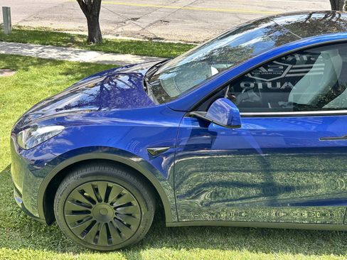 Used 2025 Tesla Model Y Long Range AWD/4WD image 10