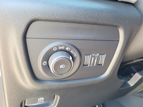 New 2025 Jeep Grand Cherokee Limited w/ Trailer Tow Package image 23