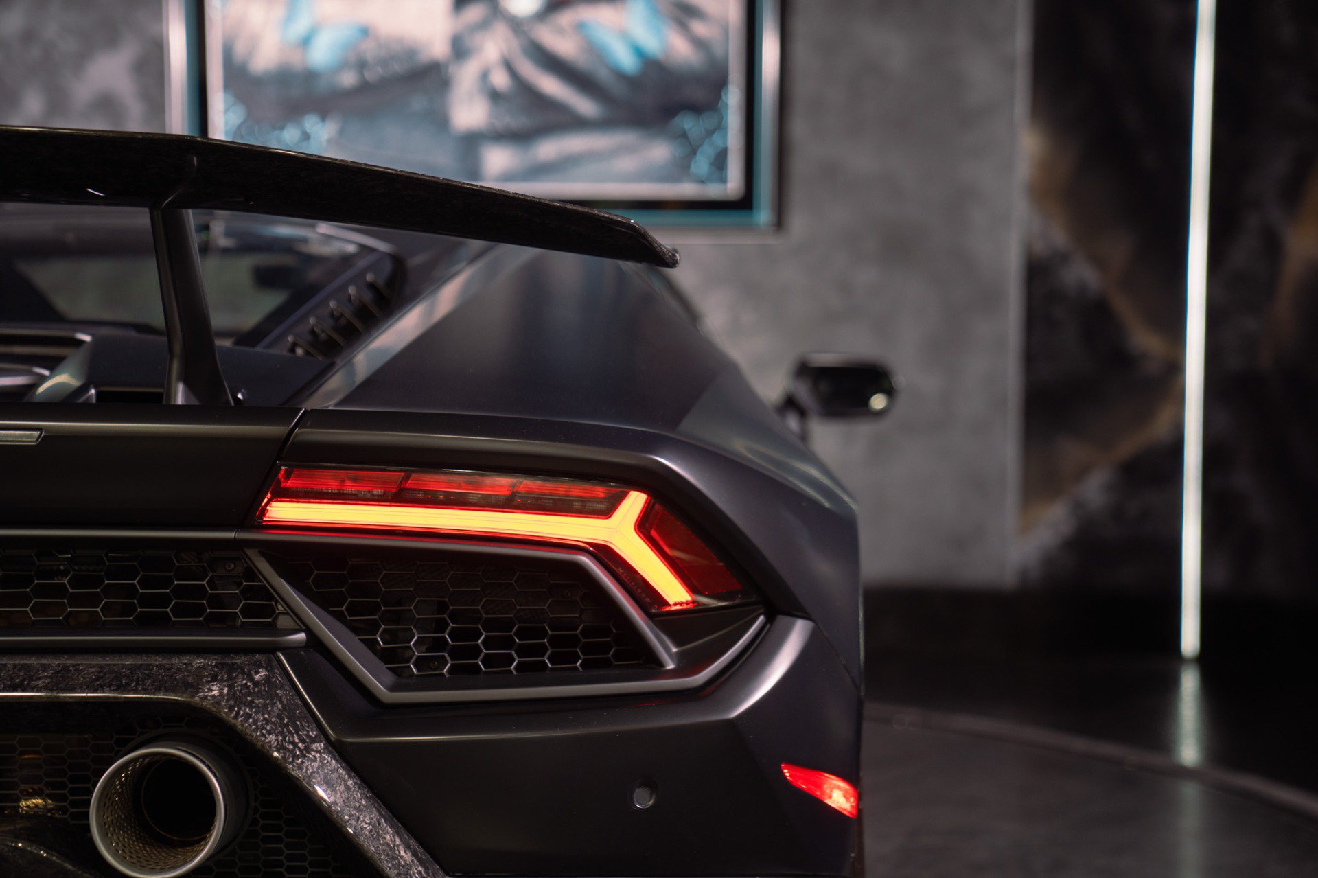 Used 2018 Lamborghini Huracan Performante AWD/4WD image 24