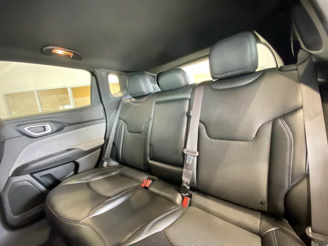 Used 2024 Jeep Compass Latitude AWD/4WD image 24