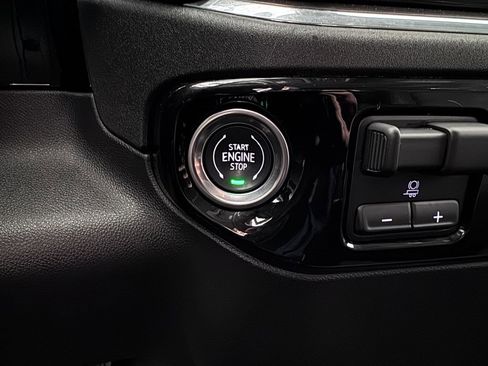 Certified 2025 GMC Sierra 1500 SLT AWD/4WD image 23