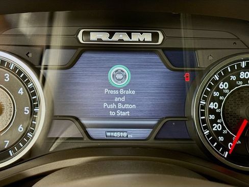 Used 2025 RAM 1500 Laramie AWD/4WD image 12