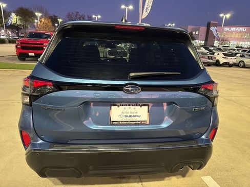 Used 2025 Subaru Forester Touring image 8
