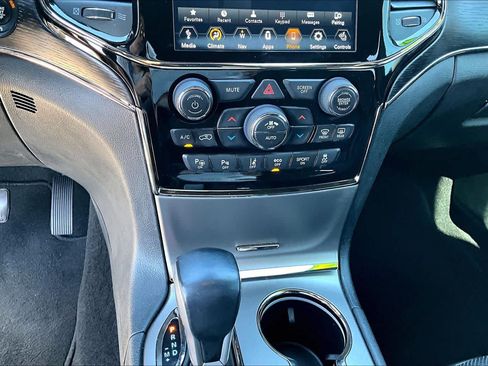 Used 2020 Jeep Grand Cherokee High Altitude AWD/4WD image 27