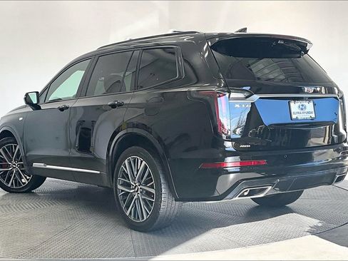 Used 2025 Cadillac XT6 Sport w/ Technology Package image 12