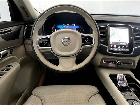 Used 2024 Volvo XC90 B6 Ultimate w/ Lounge Package image 7