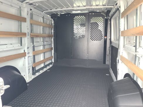 Used 2025 RAM ProMaster 2500 w/ U-Haul Equipment Group FWD image 9