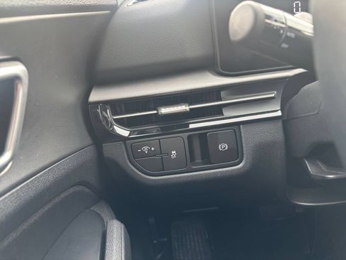Used 2026 Kia Sportage LX FWD image 33