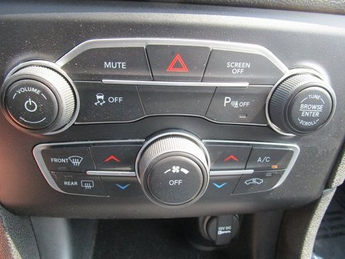 Used 2022 Dodge Charger SXT w/ Leather Interior Group image 36