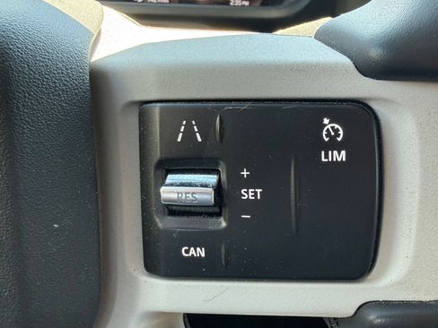 Used 2023 Land Rover Defender 130 X-Dynamic SE AWD/4WD image 11