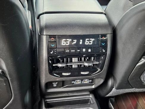 Used 2023 Jeep Grand Cherokee L Overland w/ Luxury Tech Group IV RWD image 19