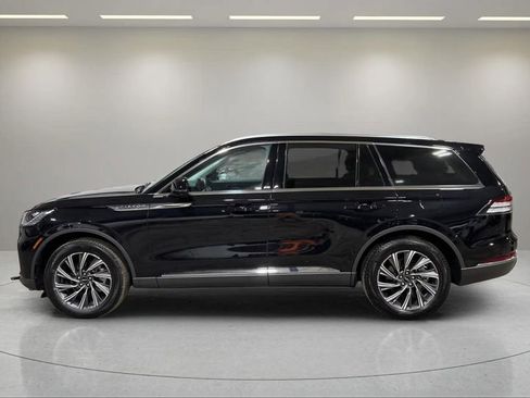 Certified 2025 Lincoln Aviator AWD image 16