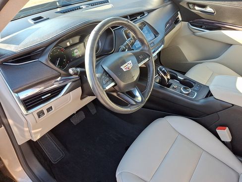 Certified 2023 Cadillac XT4 Luxury w/ Cold Weather Package image 16