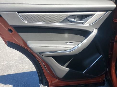 Used 2022 Jaguar F-PACE SVR image 11