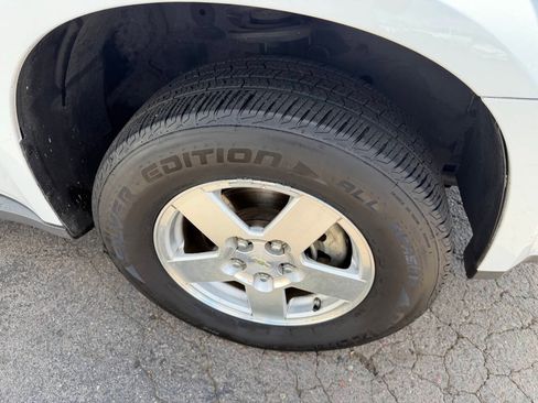Used 2009 Chevrolet Equinox LT AWD/4WD image 16