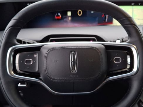 Certified 2024 Lincoln Nautilus Premier image 21