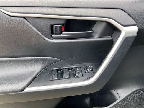 Used 2025 Toyota RAV4 LE image 36
