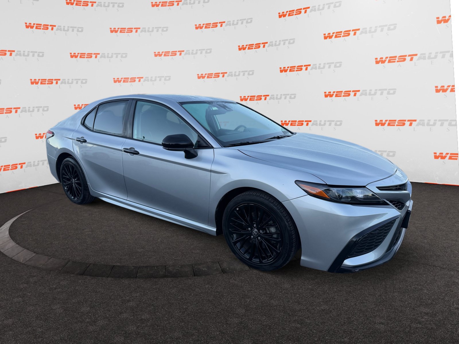 Used 2021 Toyota Camry SE w/ Carpet Mat Package (TMS) FWD image 7