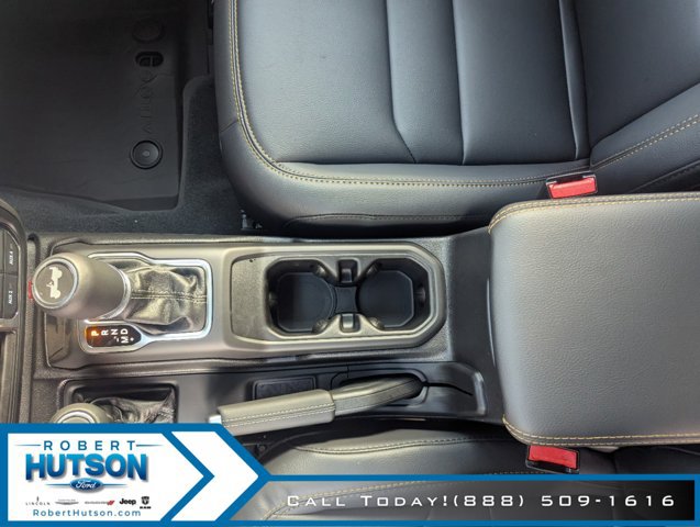 New 2024 Jeep Wrangler Unlimited Sahara w/ Technology Group AWD/4WD image 24
