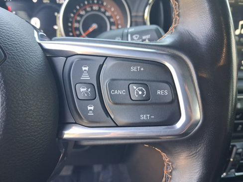 Used 2021 Jeep Gladiator Overland AWD/4WD image 15