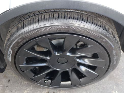 Used 2020 Tesla Model Y Long Range AWD/4WD image 37