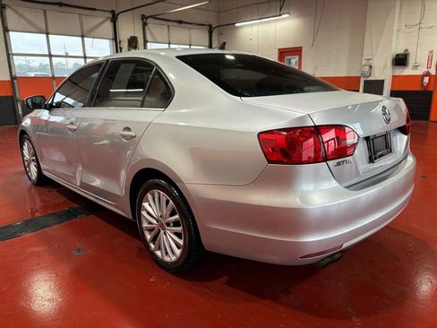 Used 2012 Volkswagen Jetta SEL image 9