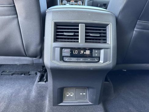 Used 2018 Volkswagen Atlas SEL Premium image 15