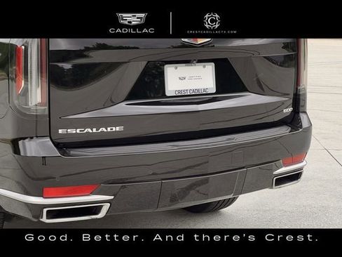 Used 2024 Cadillac Escalade Luxury AWD/4WD image 12
