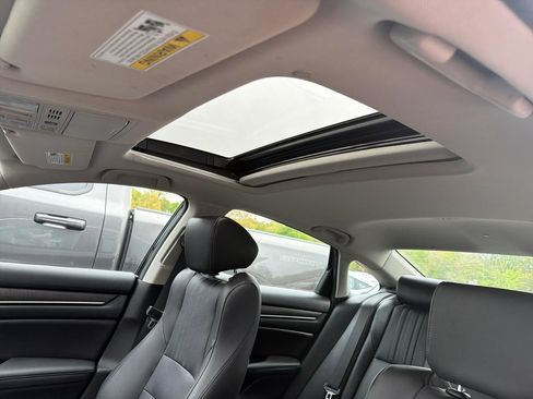 Used 2019 Honda Accord Touring image 19