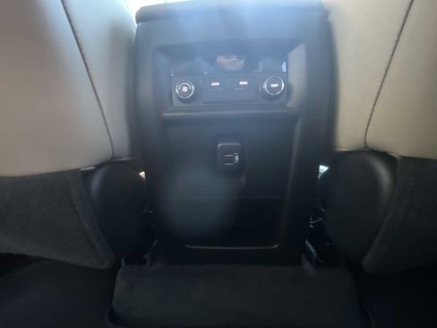 Certified 2023 Chevrolet Traverse LT image 20