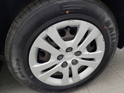 Used 2017 Chevrolet Sonic LS image 31