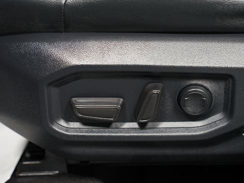 Used 2022 Toyota Tundra SR5 w/ SR5 Premium Package image 34