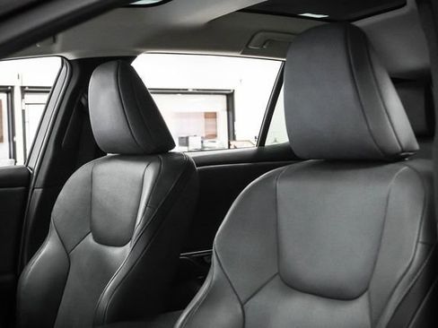 Used 2023 Lexus RZ 450e Premium w/ Technology Package image 10