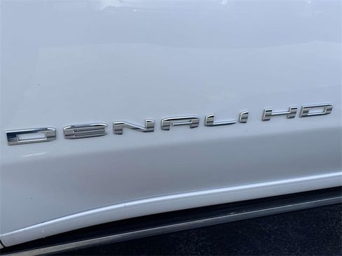 Certified 2022 GMC Sierra 2500 Denali w/ Denali Ultimate Package image 10