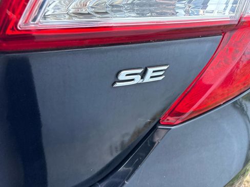 Used 2013 Toyota Camry SE image 40