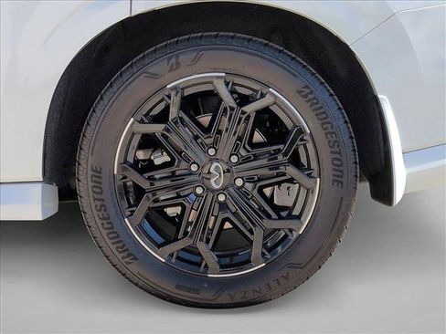 New 2026 INFINITI QX80 SPORT image 10