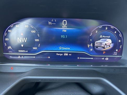 Used 2023 Chevrolet Suburban Premier image 24