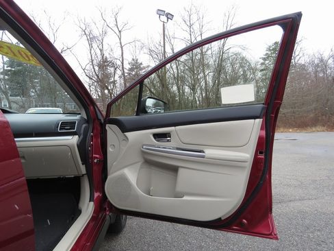 Used 2015 Subaru Crosstrek 2.0i Premium image 12