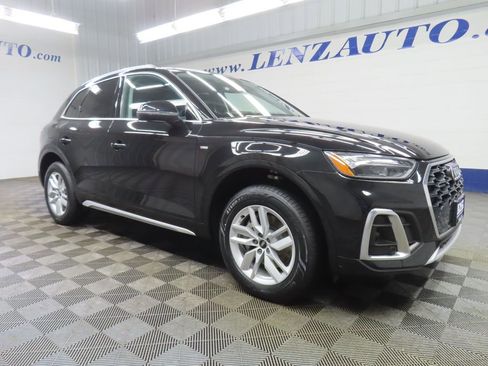 Used 2023 Audi Q5 2.0T Premium w/ Convenience Package AWD/4WD image 3