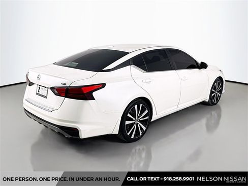 Used 2019 Nissan Altima 2.5 SR w/ SR Premium Package image 5
