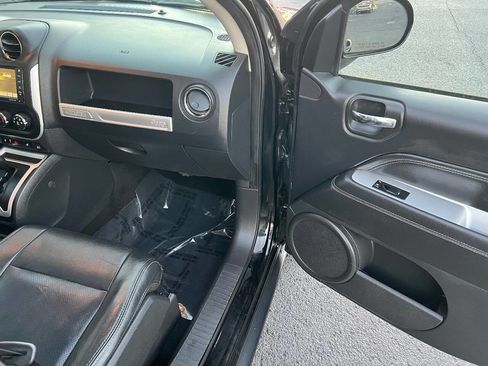 Used 2017 Jeep Compass High Altitude image 29