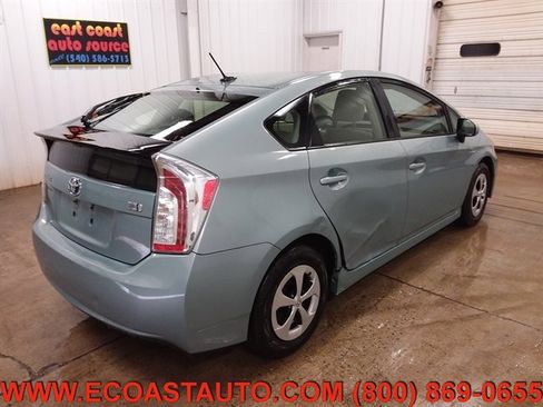 Used 2014 Toyota Prius Three image 3