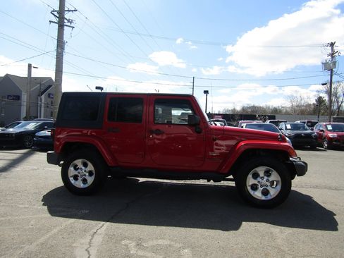 Used 2014 Jeep Wrangler Unlimited Sahara w/ Max Tow Package image 8