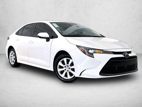 Used 2024 Toyota Corolla LE FWD image 12